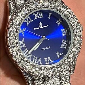 Men’s silver tone watch